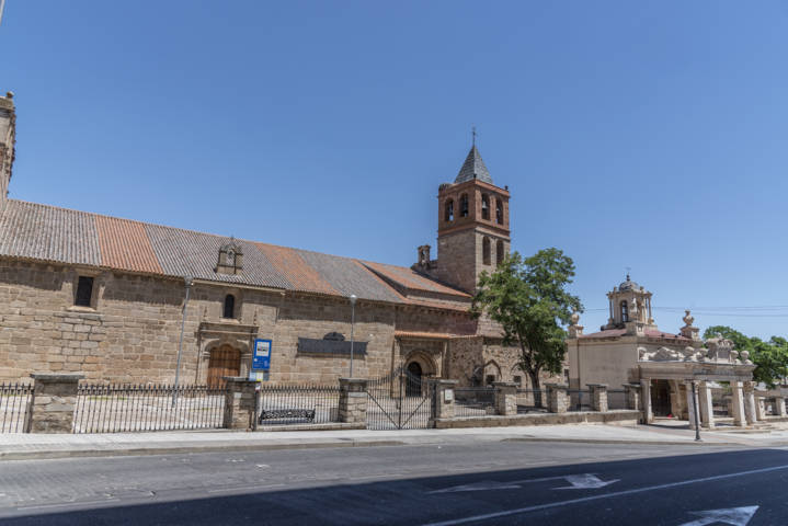 Badajoz - Mérida 086 - basílica y cripta de Santa Eulalia.jpg
